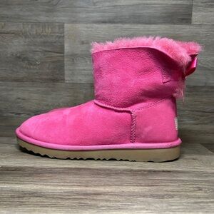 Ugg Mini Bailey Bow Boots Pink Suede Big Kids 6 Woman’s 8